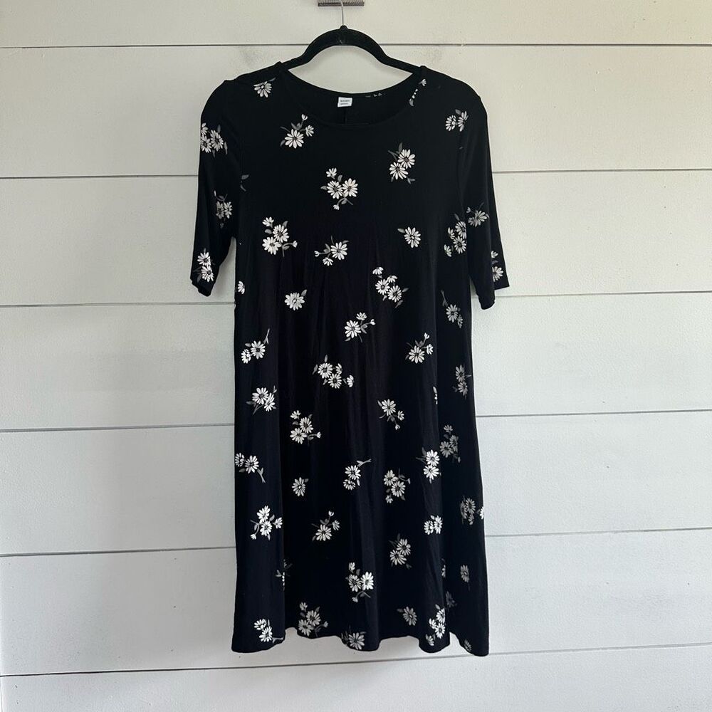 Old Navy Women’s Medium Black Floral Dress